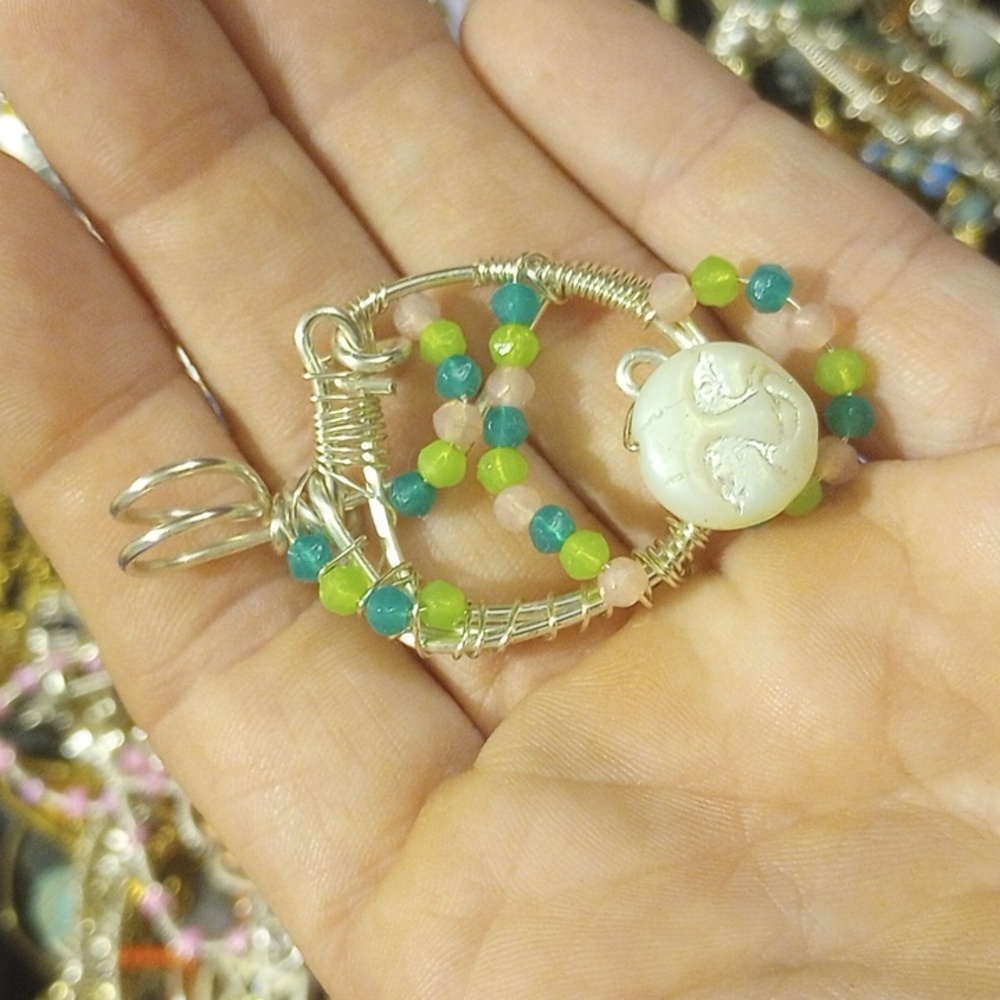 Handmade 🌝 moon-face pendant, silver tone Copper wire pendant